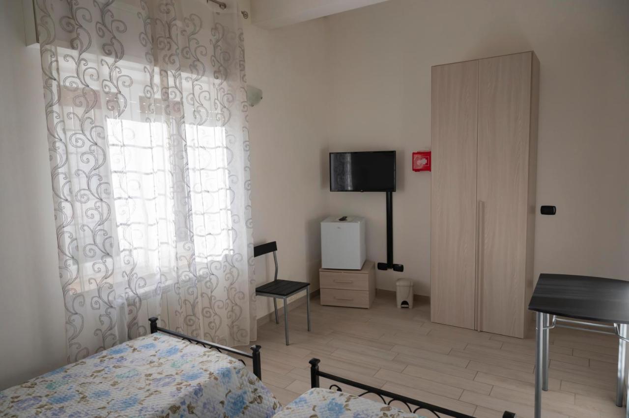 Il Giardino Dell'Eden Bed & Breakfast Acilia Luaran gambar